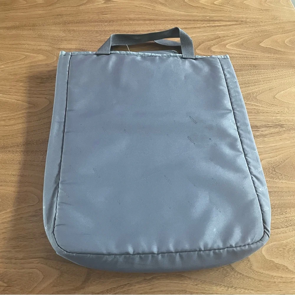 Laptop sleeve